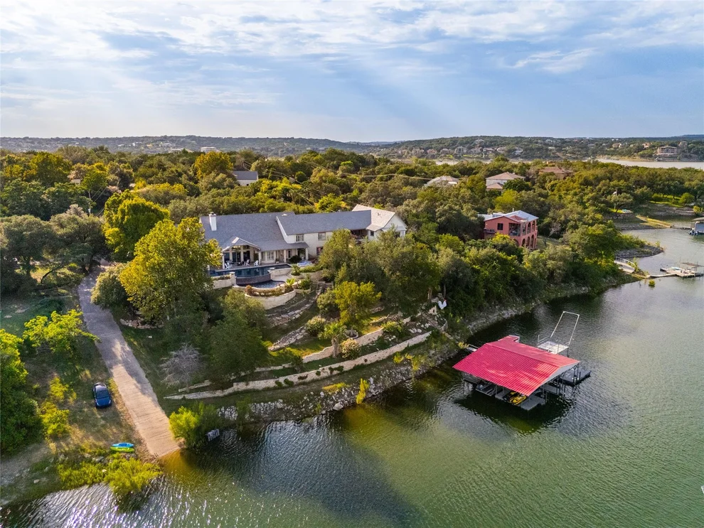 Unit for sale at 805 Brooks Hollow RD, Lakeway, TX 78734