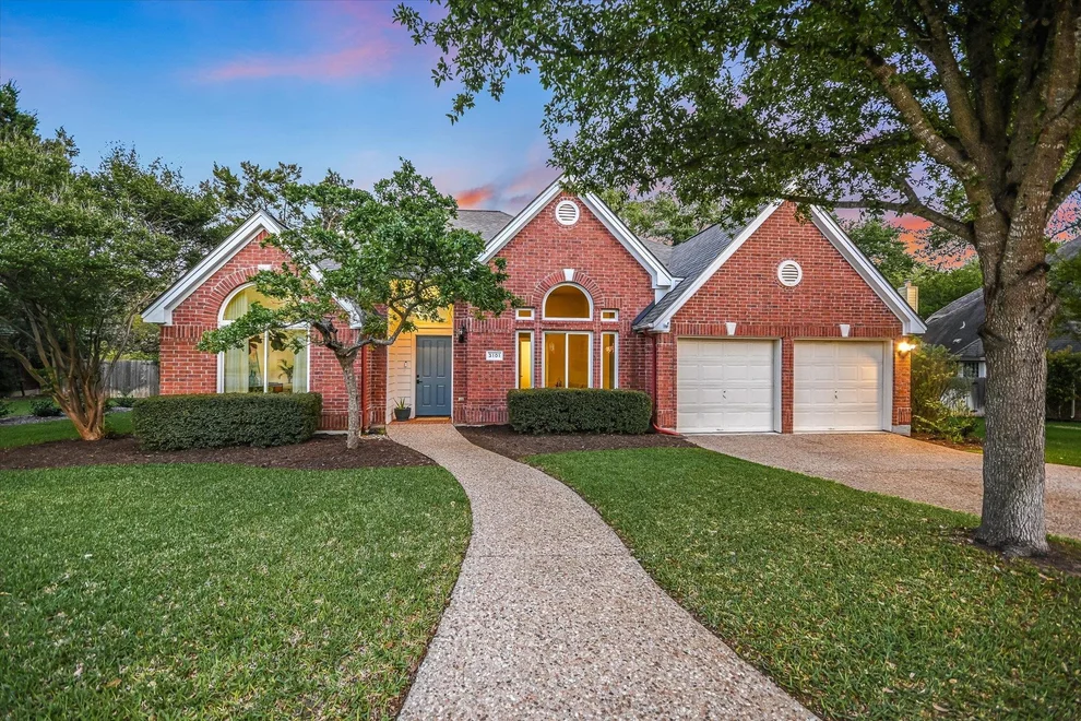 Unit for sale at 3101 Barton Point DR, Austin, TX 78733