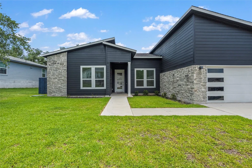 Unit for sale at 21811 Oxford DR, Lago Vista, TX 78645