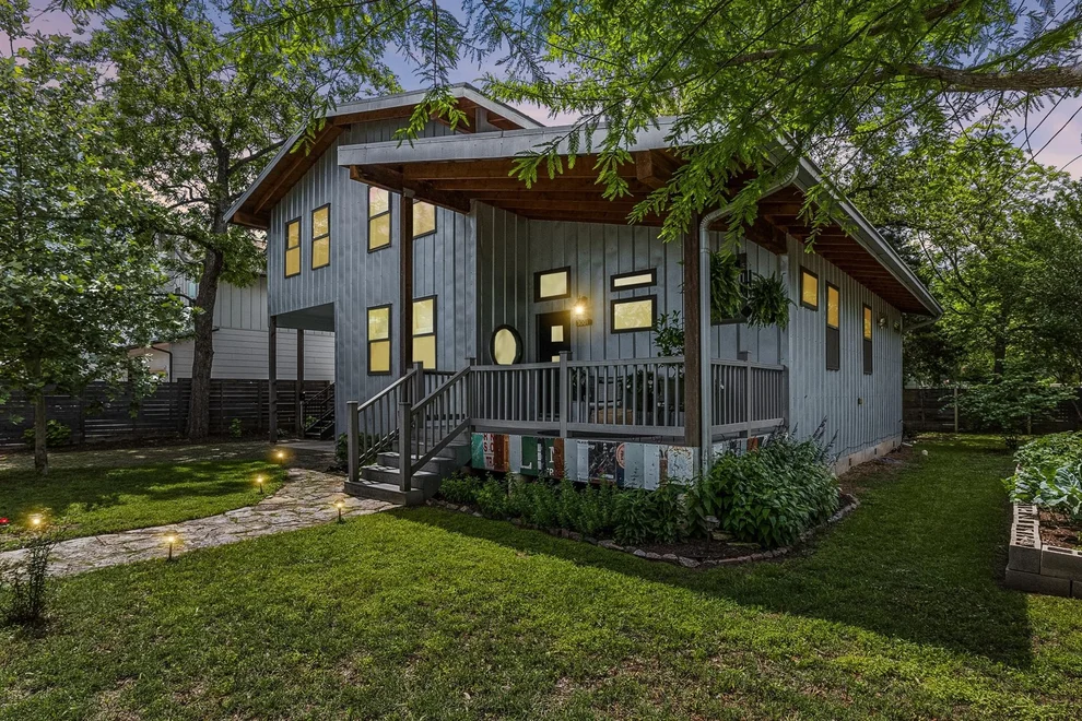Unit for sale at 3001 Stokes DR, Austin, TX 78702