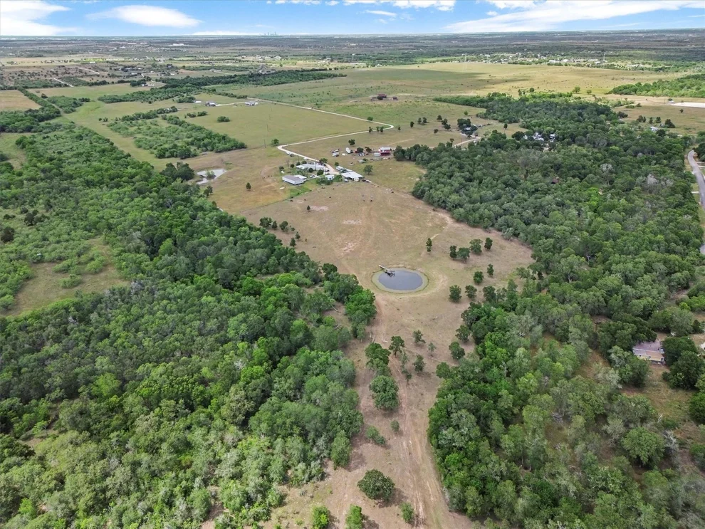 Unit for sale at 480 Grandpa RD, Lockhart, TX 78644