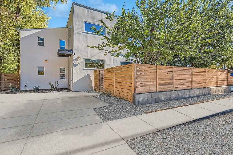 Unit for sale at 1600 Holly ST, Austin, TX 78702