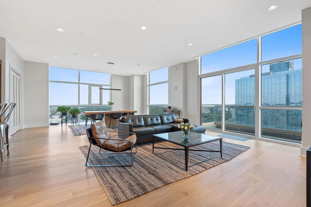 Unit for sale at 555 E 5th ST, Austin, TX 78701