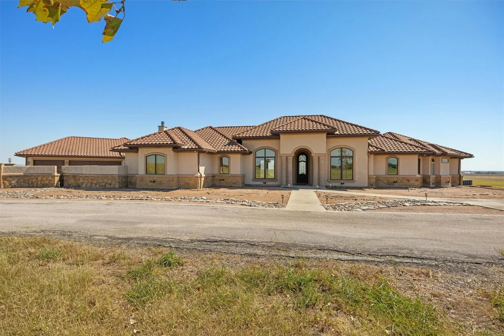 Unit for sale at 14502 Lund Carlson RD, Coupland, TX 78615