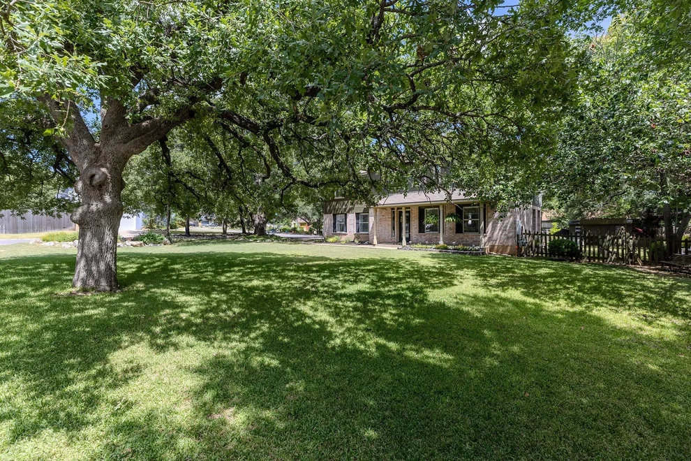 Unit for sale at 604 Post Oak CIR, Cedar Park, TX 78613
