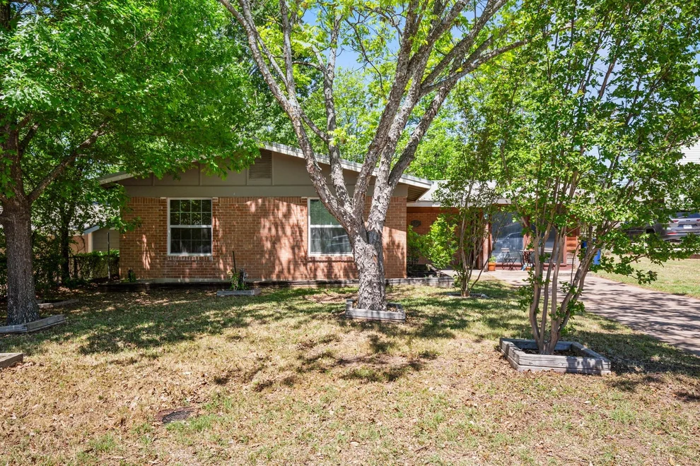 Unit for sale at 4606 S 2nd ST, Austin, TX 78745