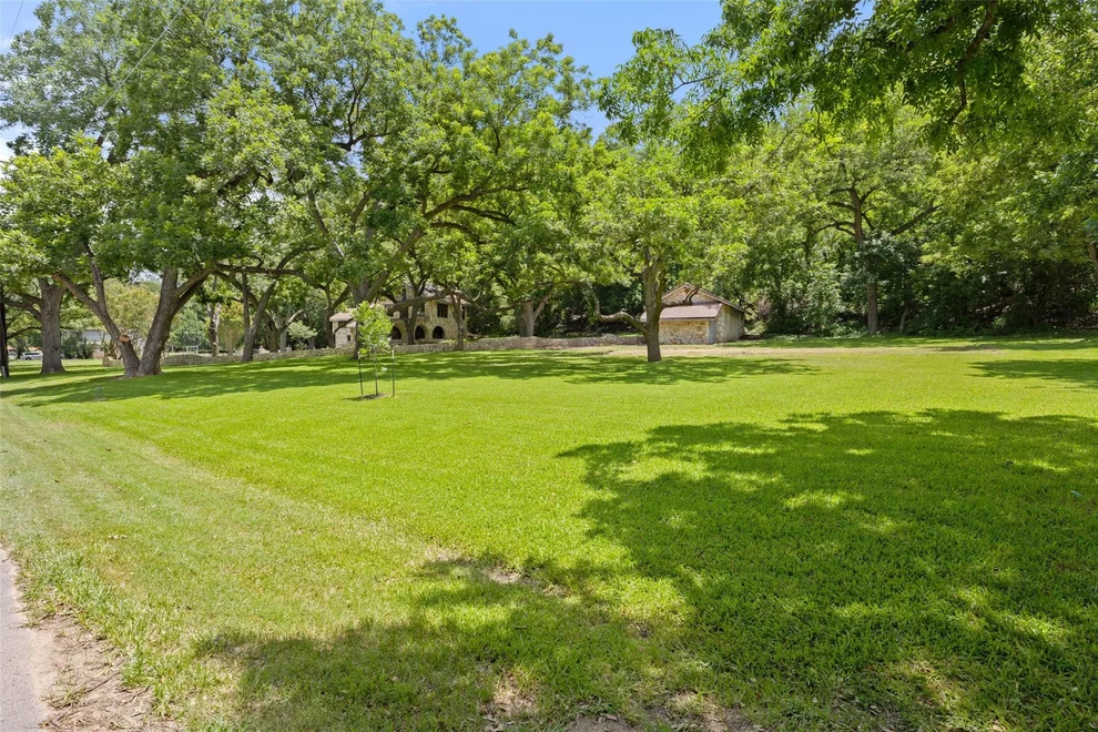 Unit for sale at 3105 Rivercrest DR, Austin, TX 78746
