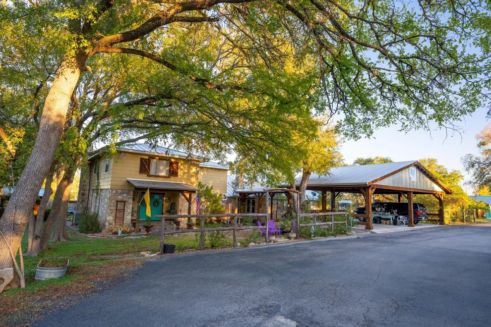 Unit for sale at 12737 Silver Creek RD, Dripping Springs, TX 78620