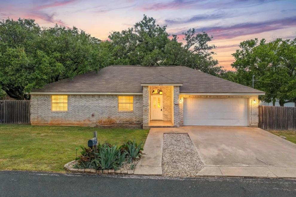 Unit for sale at 201 Pecan LN, Georgetown, TX 78628