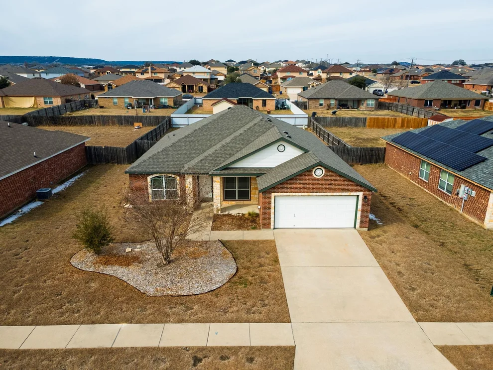 Unit for sale at 2303 Mike DR, Copperas Cove, TX 76522