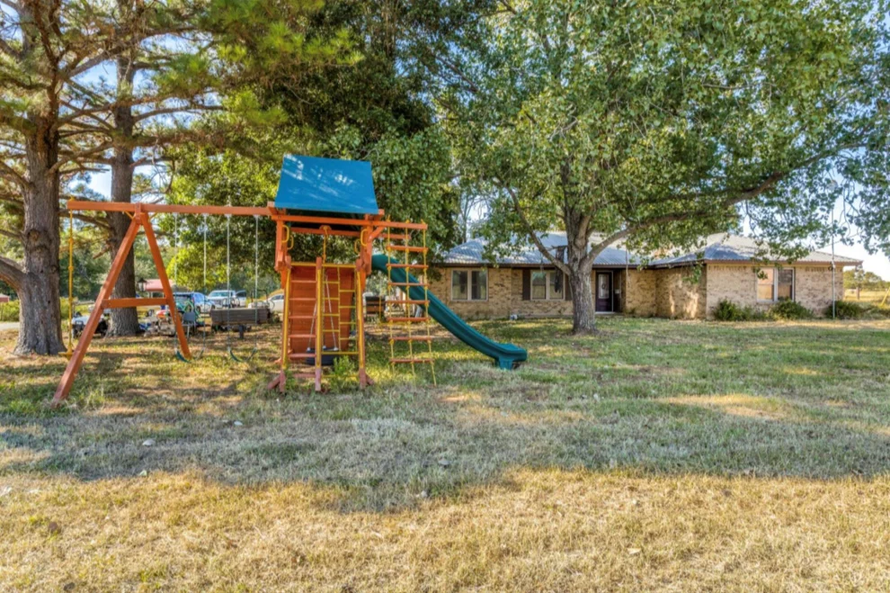 Unit for sale at 610 Pleasant Grove RD, Elgin, TX 78621