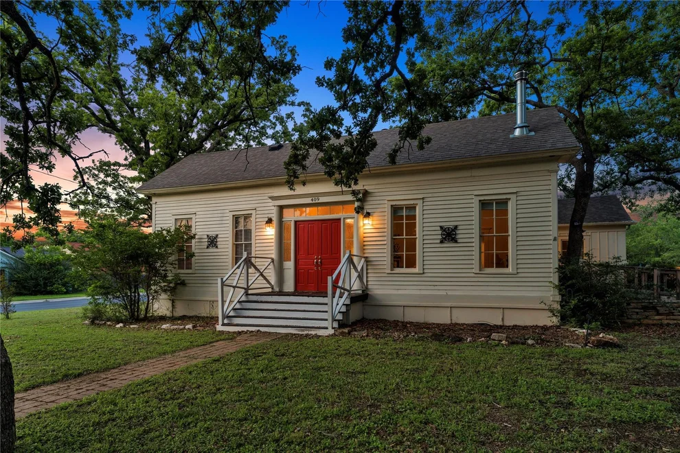 Unit for sale at 409 N Main ST, Burnet, TX 78611