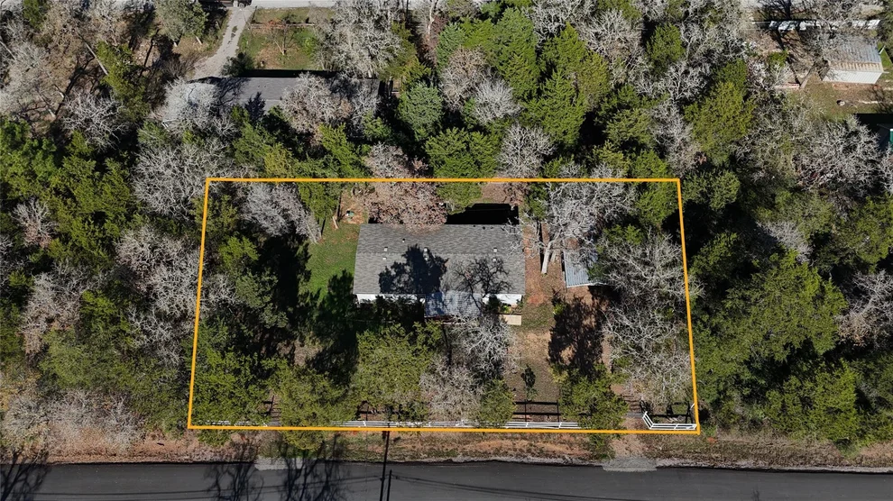 Unit for sale at 184 Arrowhead DR, Smithville, TX 78957