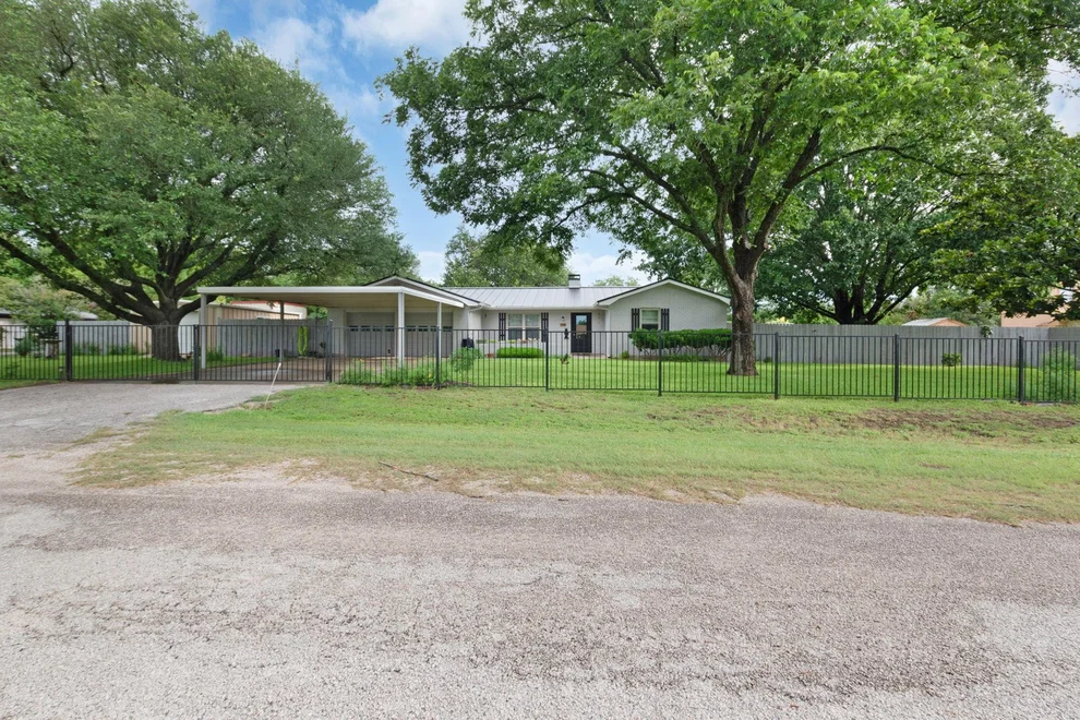 Unit for sale at 310 Cardinal LN, Burnet, TX 78611