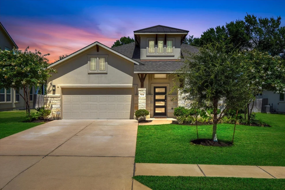 Unit for sale at 924 Centerra Hills CIR, Round Rock, TX 78665
