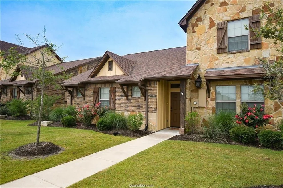 Unit for sale at 3228 Travis Cole Ave, College Station, TX 77845