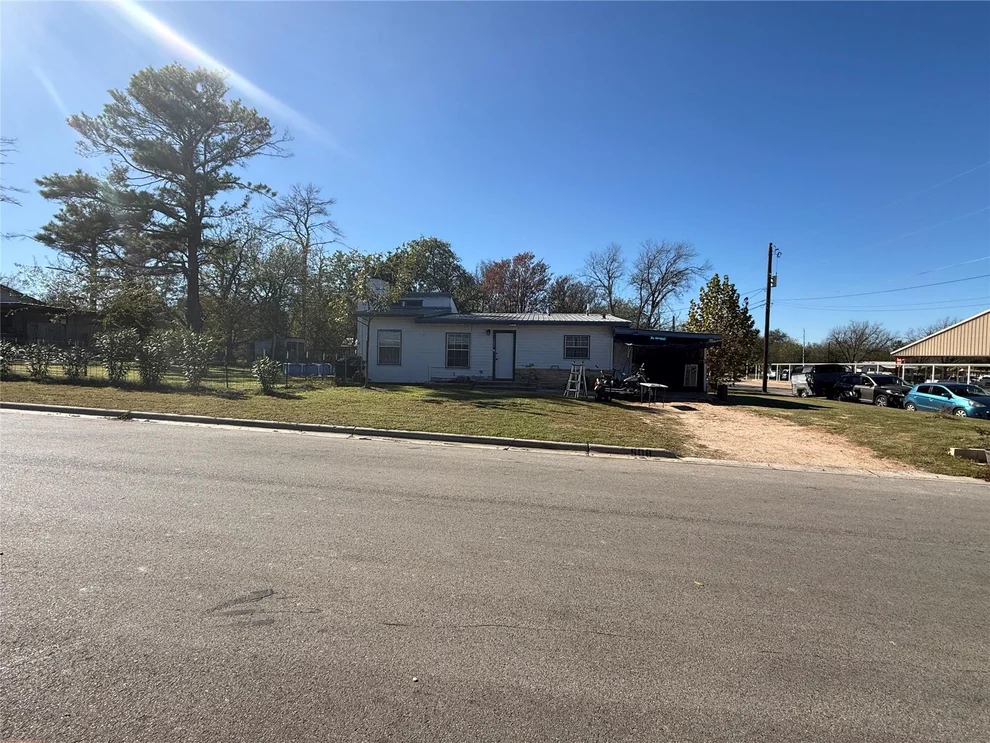 Unit for sale at 508 N Boundary ST, Burnet, TX 78611