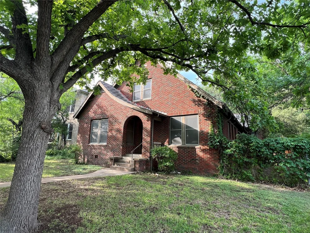 Unit for sale at 702 Carolyn Ave, Austin, TX 78705