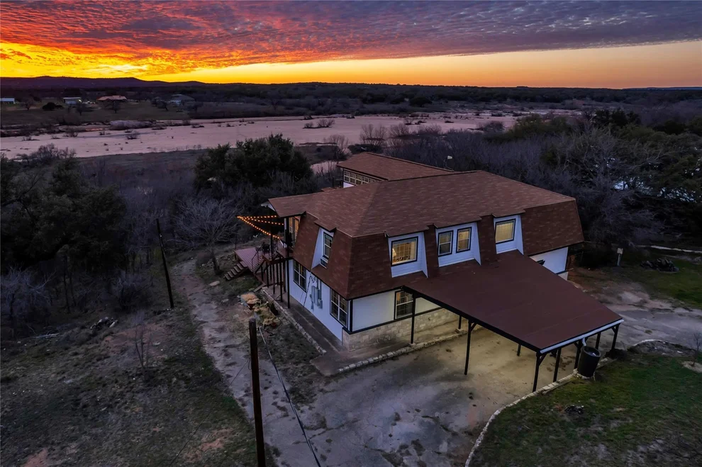 Unit for sale at 7036 River Oaks DR, Kingsland, TX 78639