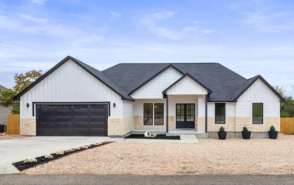 Unit for sale at 35 Whistling Wind, Wimberley, TX 78676