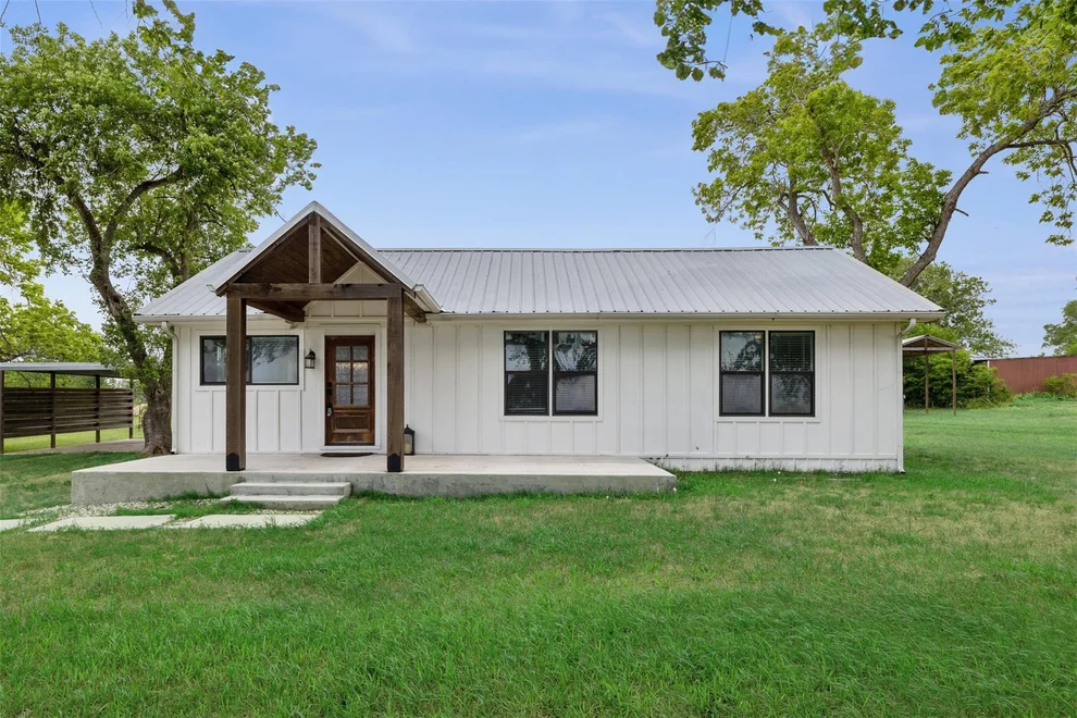 Unit for sale at 5530 US Highway 90a W, Shiner, TX 77984