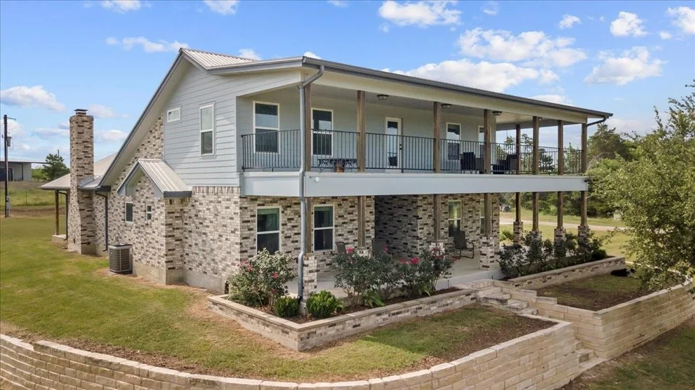 Unit for sale at 1883 Watterson RD, Red Rock, TX 78662