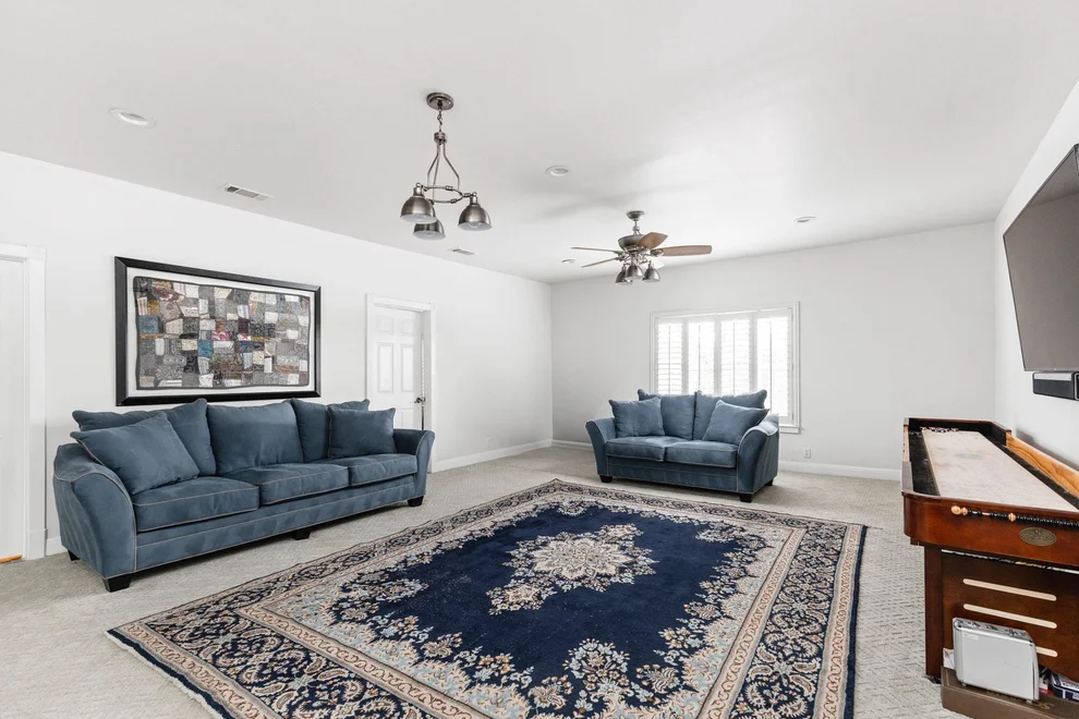 Unit for sale at 805 Brooks Hollow RD, Lakeway, TX 78734