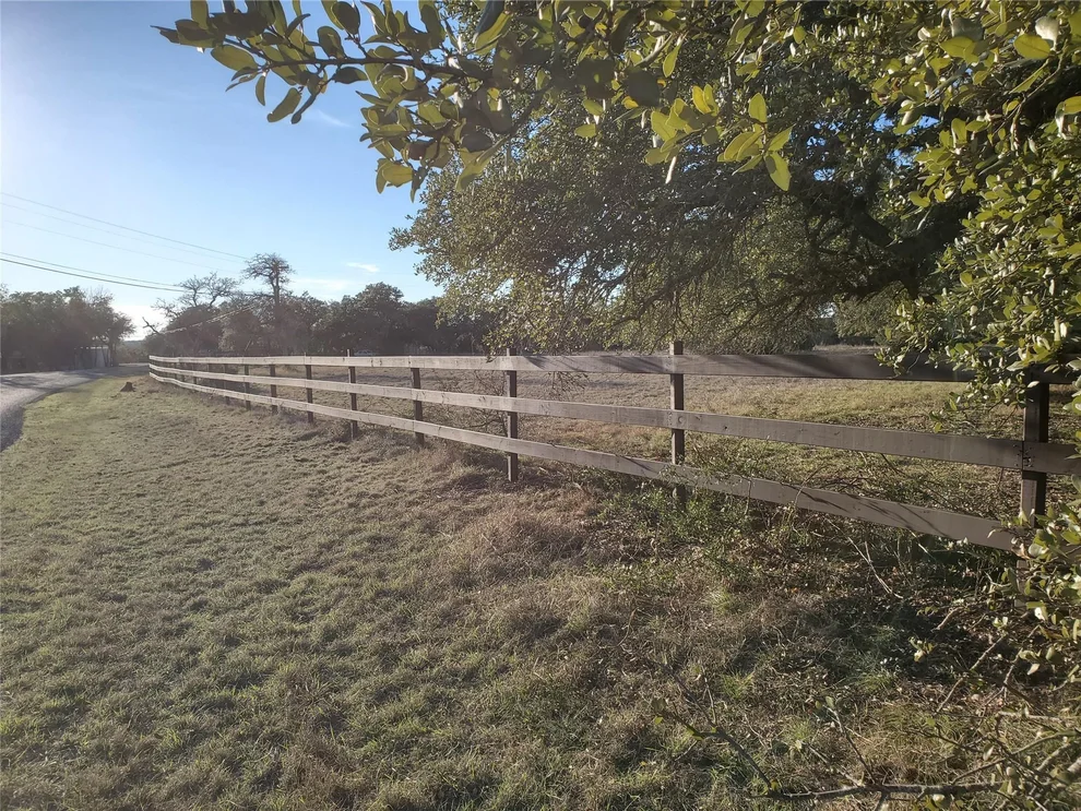 Unit for sale at 900 Sycamore Creek DR, Dripping Springs, TX 78620