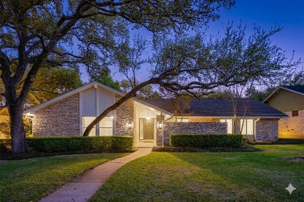 Unit for sale at 11532 Spicewood PKWY, Austin, TX 78750