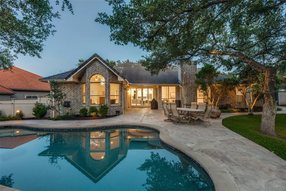 Unit for sale at 6 Stillmeadow CT, The Hills, TX 78738