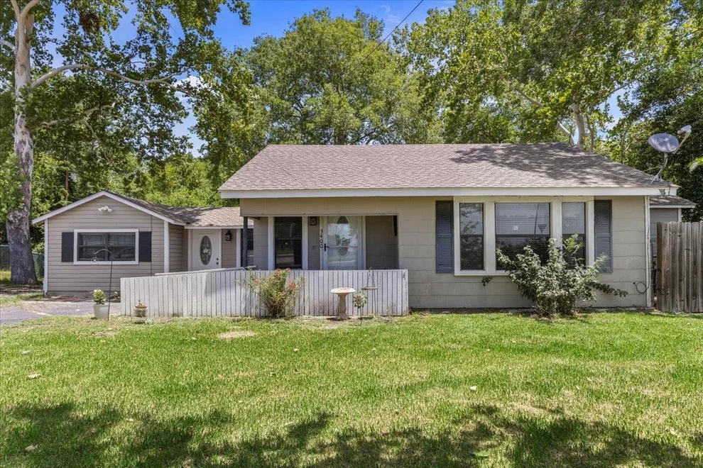 Unit for sale at 3400 W State Highway 71, La Grange, TX 78945