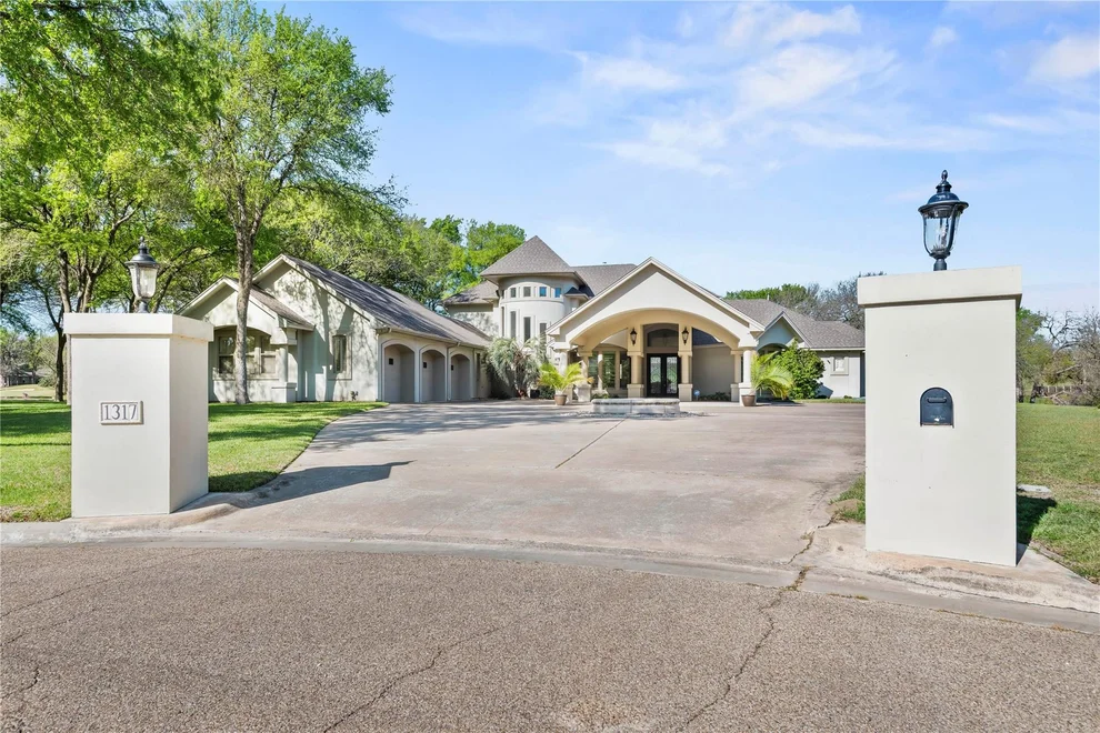 Unit for sale at 1317 Jack Nicklaus CIR, Salado, TX 76571