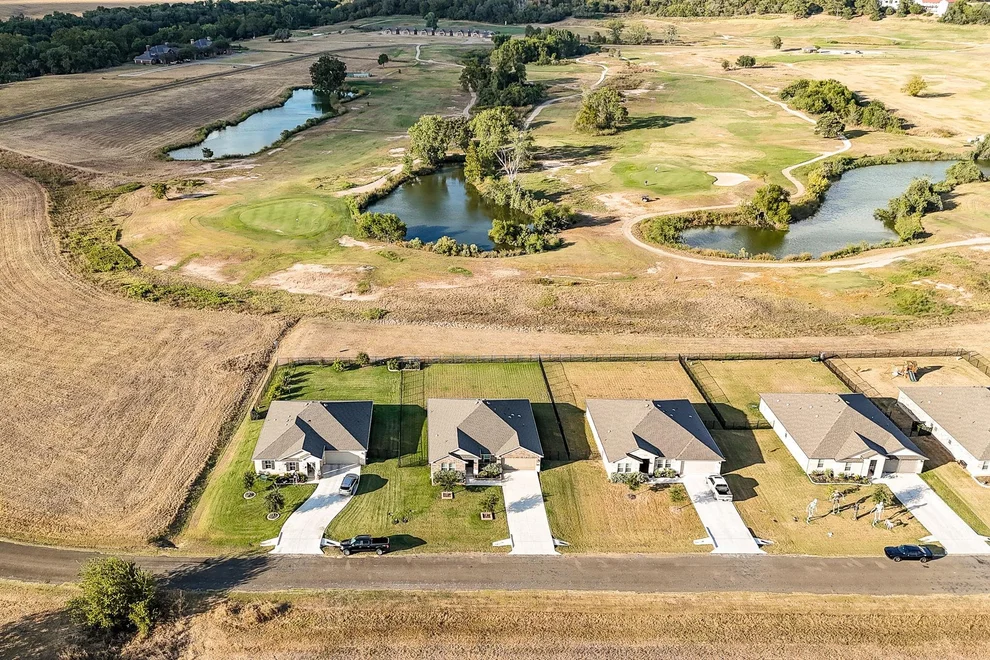 Unit for sale at 460 Colovista PKWY, Bastrop, TX 78602