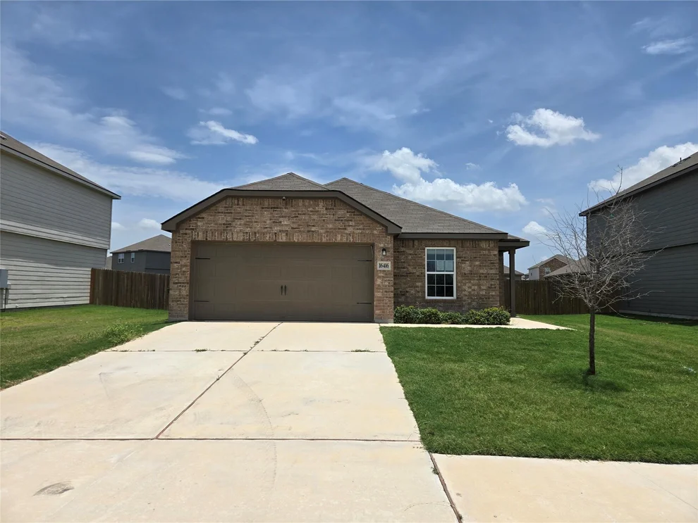 Unit for sale at 16416 Farmhouse LN, Elgin, TX 78621