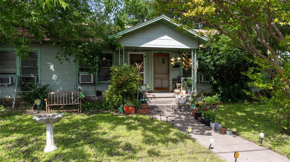 Unit for sale at 304 S Walnut ST, Lampasas, TX 76550