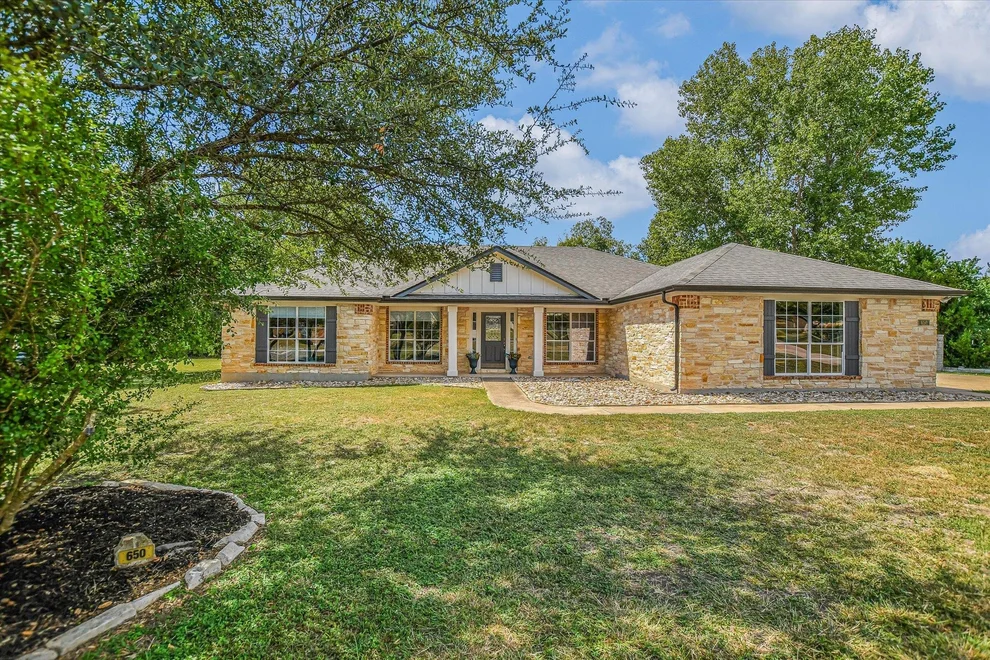 Unit for sale at 650 Speed Horse, Liberty Hill, TX 78642