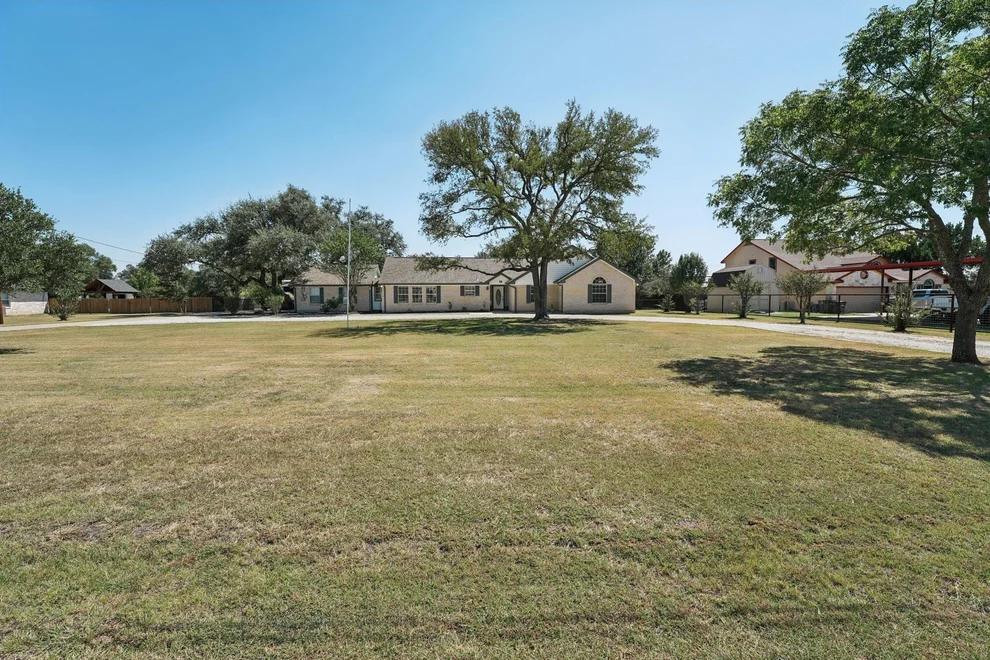 Unit for sale at 104 Kyle LN, Georgetown, TX 78633