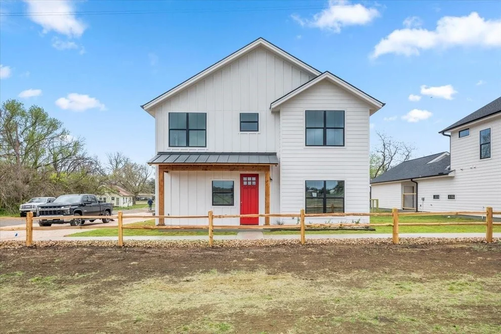 Unit for sale at 203 N Avenue J, Johnson City, TX 78636