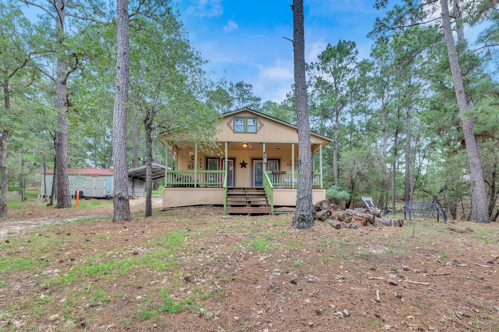 Unit for sale at 928 Moccasin TRL, La Grange, TX 78945