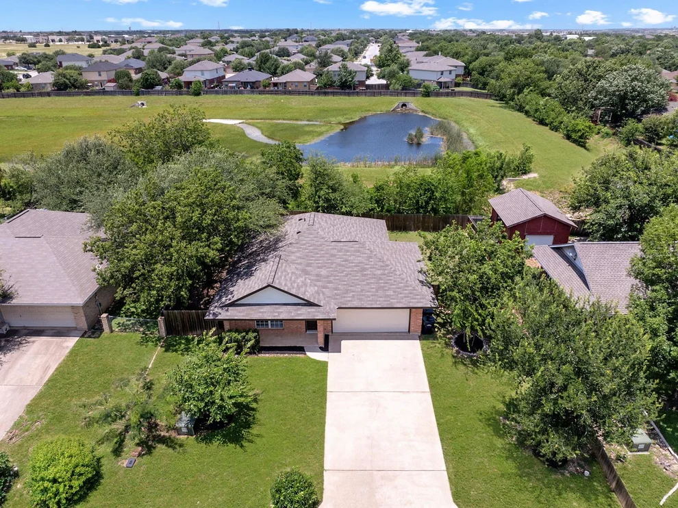 Unit for sale at 837 Eagles WAY, Leander, TX 78641
