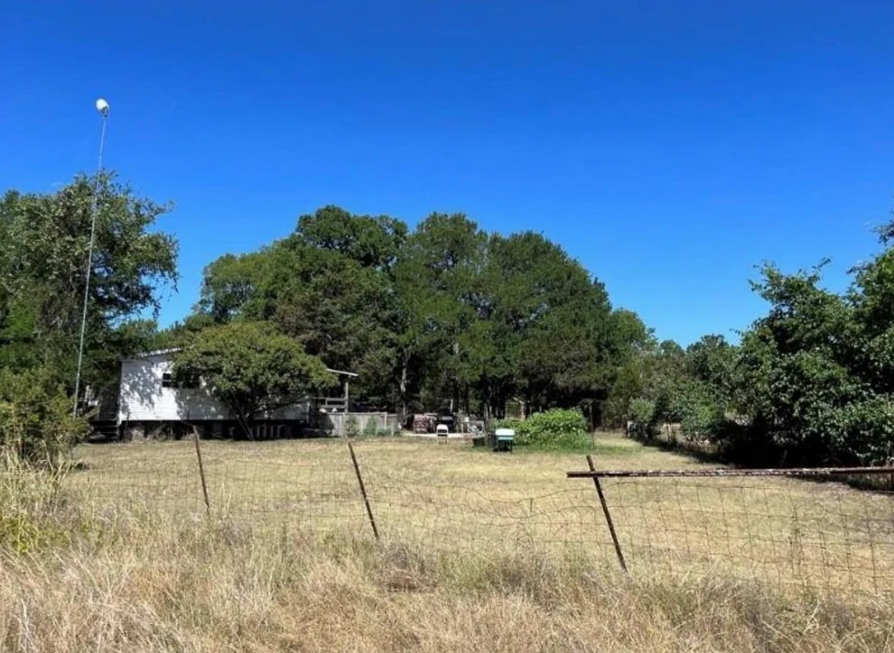 Unit for sale at 250 Rolling Oaks DR, Driftwood, TX 78619
