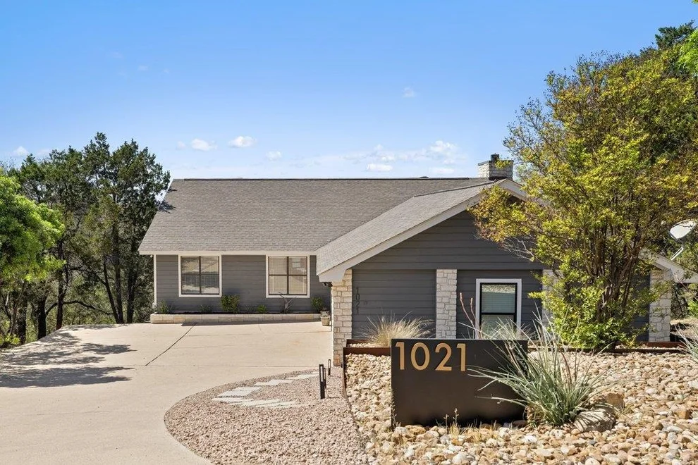 Unit for sale at 1021 Coventry RD, Spicewood, TX 78669