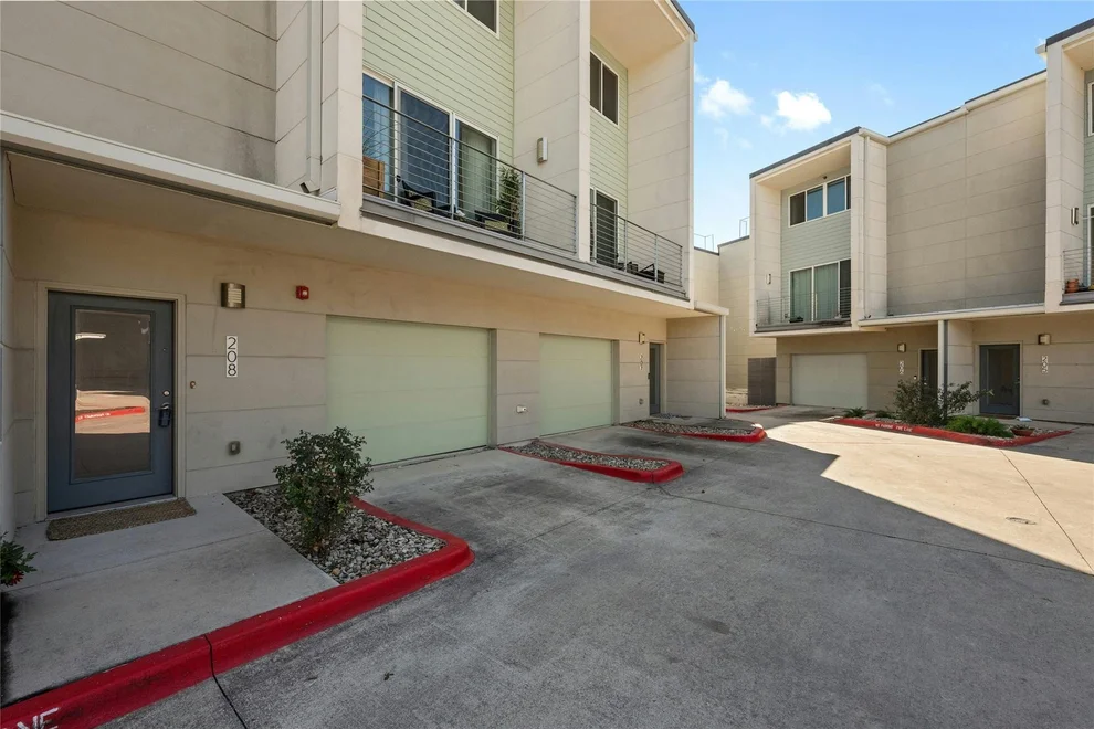Unit for sale at 604 N Bluff DR, Austin, TX 78745