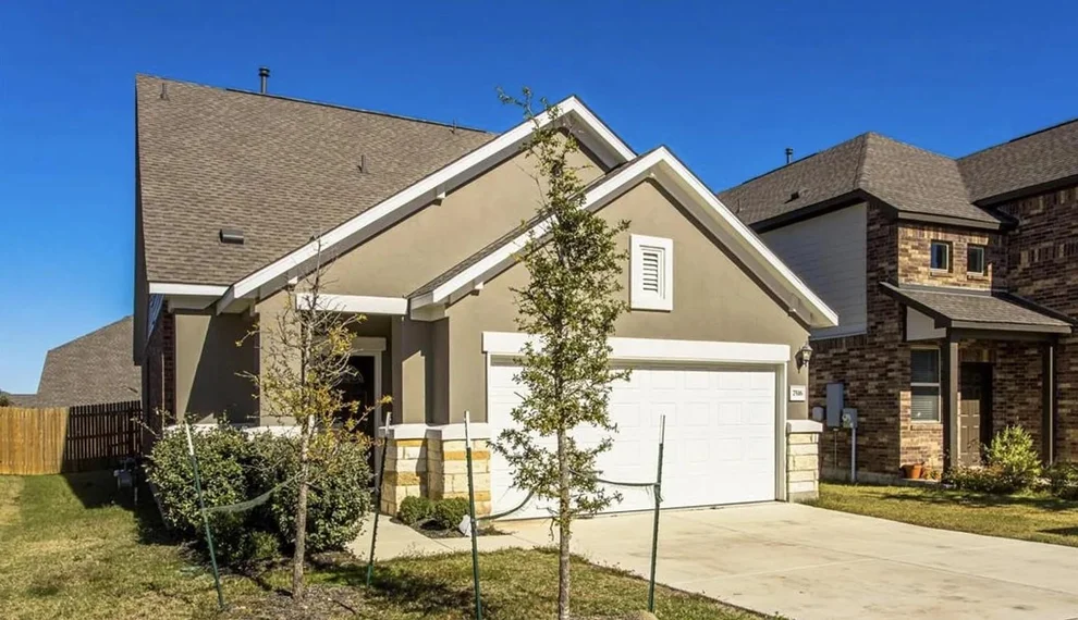 Unit for sale at 7516 Saginaw DR, Austin, TX 78754
