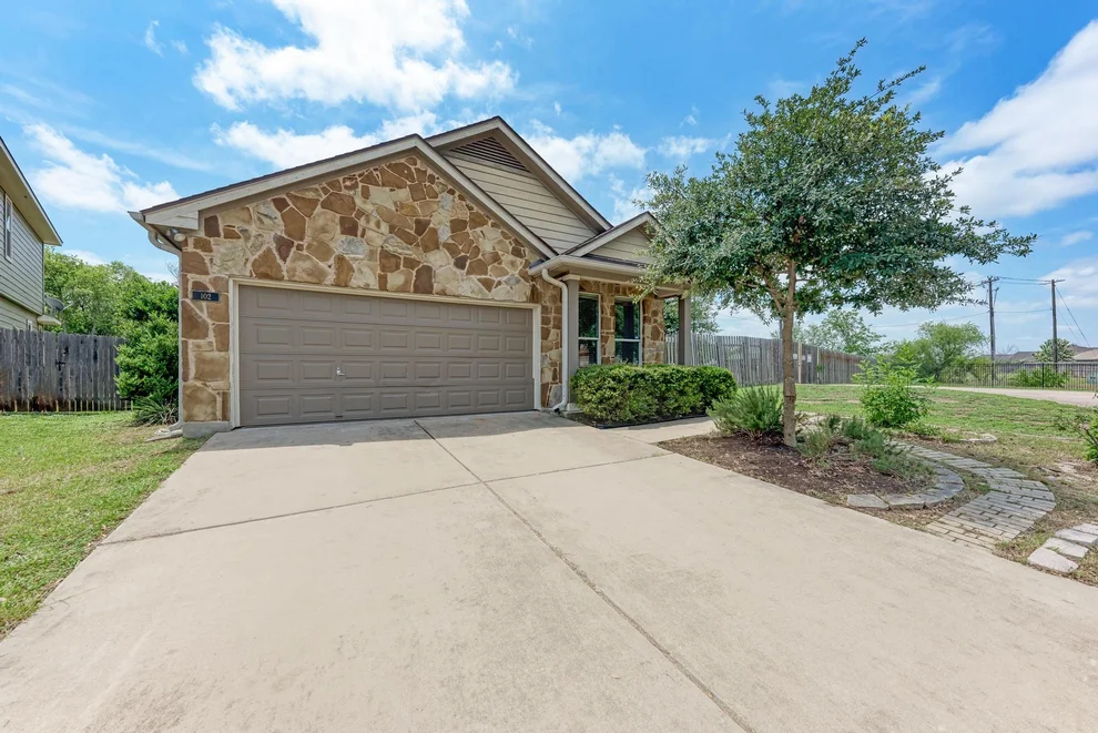 Unit for sale at 102 Silo ST, San Marcos, TX 78666