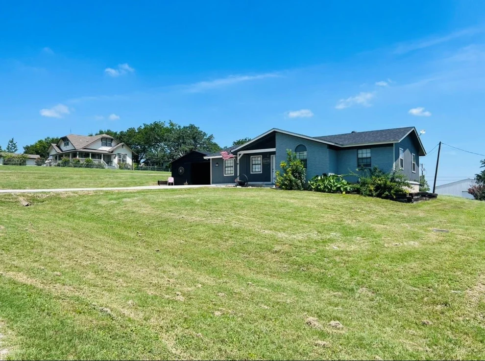 Unit for sale at 108 Main ST, Coupland, TX 78615