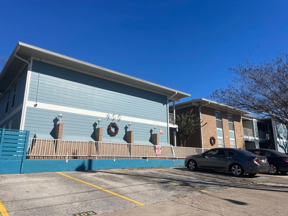 Unit for sale at 400 W 35th ST, Austin, TX 78705