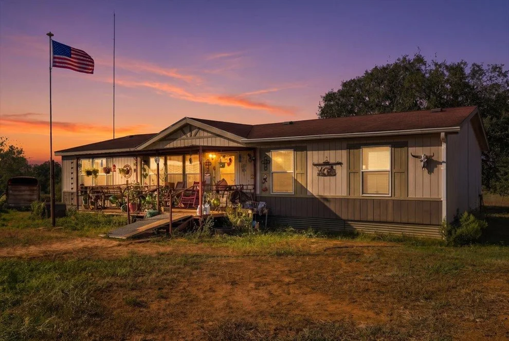 Unit for sale at 4321 County Road 444, Waelder, TX 78959