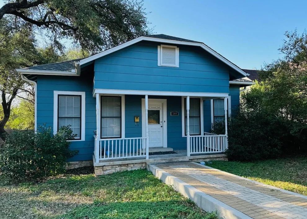 Unit for sale at 209 W Bagdad Ave, Round Rock, TX 78664