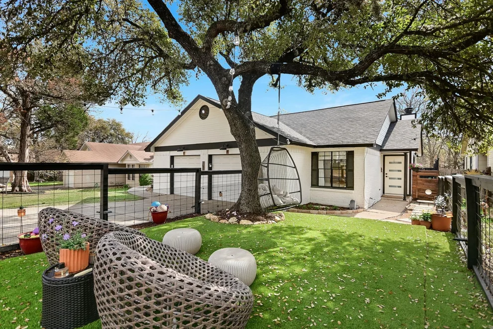 Unit for sale at 2605 Garrettson DR, Austin, TX 78748